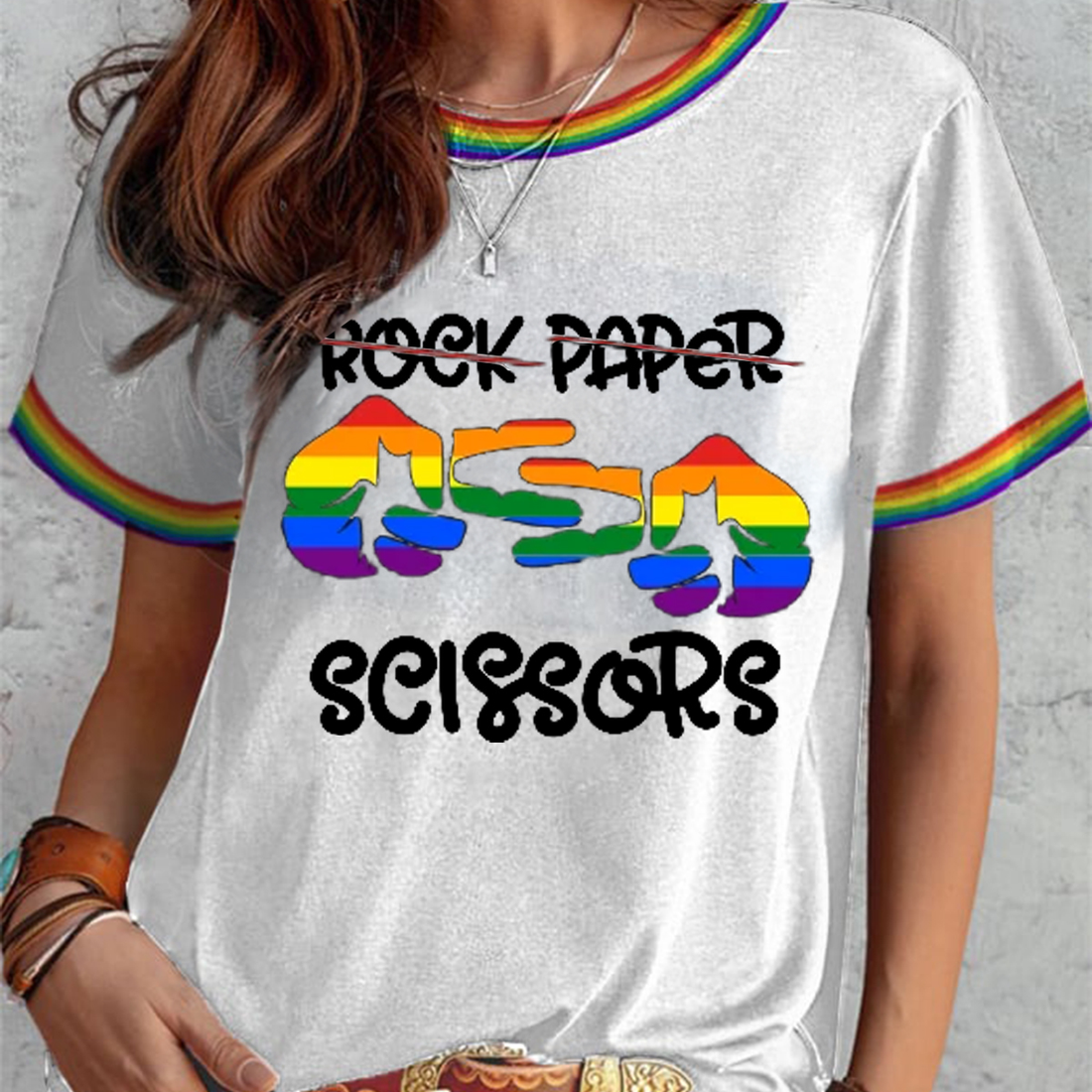 pride scissors print T-shirt