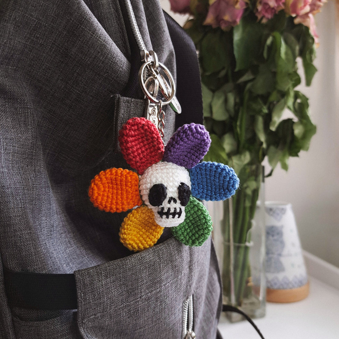 Crochet Rainbow Skull Flower PATTERN, Amigurumi pride keychain, Halloween goth skull ornament pattern